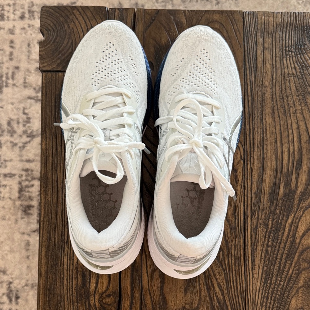 ASICS. Gel Kayano 29. Women’s size 8.